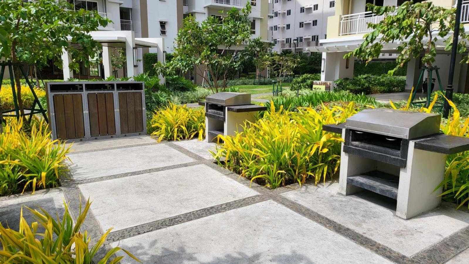 The Atherton- Spacious Modern Condo Unit In Paranaque Near The Airport, Makati, Bgc And Highways Paranaque City Exterior photo